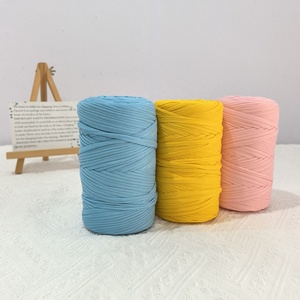 Novità 2025 Filato T-Shirt in Fibra di Poliestere 100% Personalizzato 300g 400g 500g per Lavoro a Maglia e Uncinetto a Mano Filato Fantasia all'Ingrosso - Product Image 5