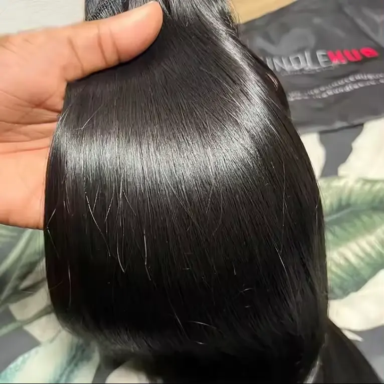 2024 vente en gros paquet de cheveux humains vierges de qualité 12a extensions de vague de corps de couleur naturelle cuticule de cheveux indiens bruts alignés double trame