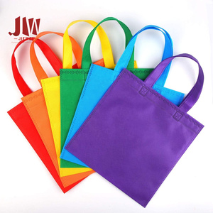 Richiesta del cliente logo stampato <span class=keywords><strong>Tnt</strong></span> <span class=keywords><strong>borse</strong></span> <span class=keywords><strong>in</strong></span> tessuto Non tessuto Hotsale D-cut tessuto Non tessuto borsa che fa <span class=keywords><strong>in</strong></span> 75gsm - Product Image 1