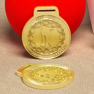 Futbol yüzme basketbol koşu oyunu madalyası