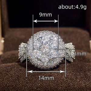 Anello di Fidanzamento e Matrimonio di Lusso con Pavé di Diamanti per Donne, Elegante Gioiello Scintillante - Product Image 4