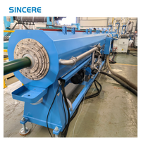 Ligne de production de tuyaux en HDPE à triple couche par co-extrusion pour diamètres de 63 à 630 mm
