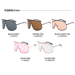 Juncture JYXA68238 Nuovi <span class=keywords><strong>Occhiali</strong></span> <span class=keywords><strong>da</strong></span> <span class=keywords><strong>Sole</strong></span> Oversize Stile Y2k con Lente Unica <span class=keywords><strong>a</strong></span> Visiera per Uomo e Donna, Antivento, Neri, UV400 - Product Image 4