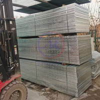 Plateforme de passage en grille de barres dentelées en acier galvanisé robuste et durable G325/30/76, résistante à l'eau et au feu