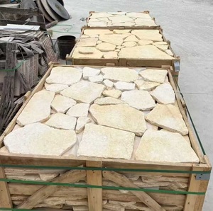 Piastrelle Classiche in Travertino Crema, Lastre Irregolari, Pietra Naturale in Calcare Levigato per Pavimentazione Esterna di Piscine, Pavimentazione a Ciottoli - Product Image 4