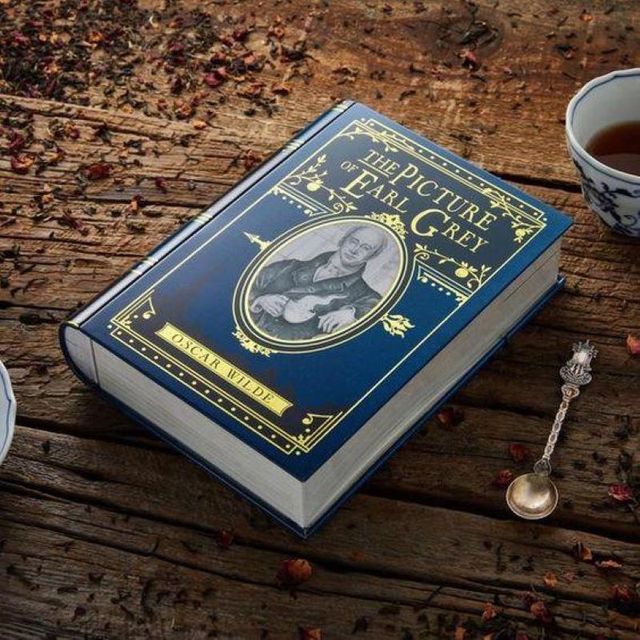 Manufacturer Tin Box Book Shape Customization Design Empty Decoration Ornaments Gifts Container Tinplate Can for Bookshelf