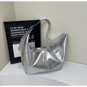 กระเป๋าใต้วงแขนขนาดใหญ่แบบพกพาข้ามประเทศ รุ่นใหม่ปี 2026 กระเป๋าสะพายสำหรับผู้หญิง กระเป๋าสะพายข้างน่ารัก กระเป๋าสะพายไหล่/ถือแฟชั่น - Product Image 1