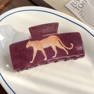 กิ๊บติดผมลายเสือดาว PVC น้ำหนักเบา ดีไซน์หรูหรา คุณภาพสูง กิ๊บหนีบผมสุดหรู สำหรับผู้หญิง เครื่องประดับผมสำหรับงานแต่งงาน - Product Image 5