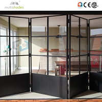 Porte pliante de luxe MULTISHADES pour villa, transformant les espaces avec un design minimaliste et contemporain