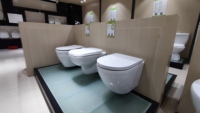 WC suspendu Salle de bain murale moderne Toilette en céramique sans rebord Toilette suspendue au mur Commode de salle de bain cuvettes de wc