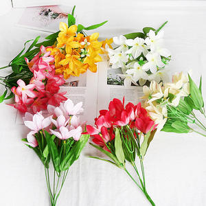 Centrotavola per Matrimoni e Decorazioni per la Casa, Fiori di Giglio in Seta Bianca, Bouquet Artificiale con 6 Steli - Product Image 5