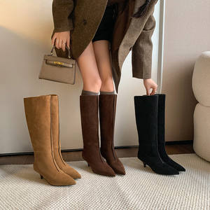 Bottes longues rétro élégantes pour femmes, fabriquées à la main, couleur unie, bout pointu, design décontracté, talon fin, antidérapantes, augmentant la taille - Product Image 6