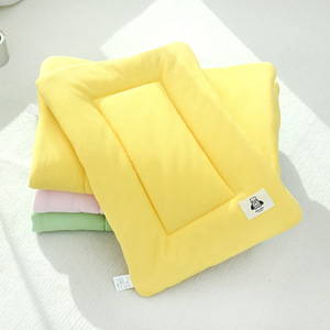 แผ่นรองกรงแมวแบบสี่ฤดู ติดตั้งได้ทั้งสองด้าน สำหรับที่นอนสุนัขขนาดเล็ก แผ่นรองแมว แผ่นรองสัตว์เลี้ยงสีมาการอง - Product Image 3