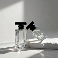 Flacons de parfum carrés en verre transparent personnalisables de haute qualité, best-sellers, avec pulvérisateur, joint d'étanchéité et diffuseur à bâtonnets
