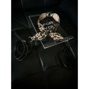 Cinturón de PU con estampado de leopardo Y2K con hebilla de anillo en D para mujer, accesorio de moda. - Product Image 4