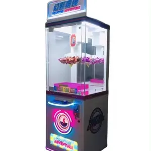 Yüksek kaliteli jetonla çalışan Arcade ödülü ve hediye oyun makinesi özellikleri otomatik kart klibi teknolojisi