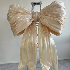 Moños Decorativos Navideños N-446, Moño Gigante de Tela Hecho a Mano con Diseño de Mariposa en Dorado y Rojo para Decoración de Escaparates - Product Image 2