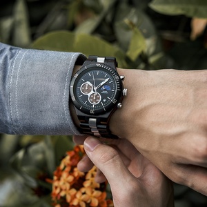 Montre chronographe <span class=keywords><strong>en</strong></span> <span class=keywords><strong>bois</strong></span> élégante avec <span class=keywords><strong>lunette</strong></span> noire, accessoire intemporel pour hommes sophistiqués - Product Image 3