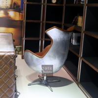 Fauteuil de bureau exécutif vintage en cuir véritable marron, dossier en métal argenté et aluminium, mobilier industriel, pivotant style aviateur