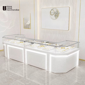 Armoire à bijoux en <span class=keywords><strong>bois</strong></span> avec porte miroir coulissante pleine longueur et éclairage LED - Parfaite pour les présentoirs de centres commerciaux et les vitrines de magasins - Product Image 4