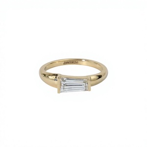 Anillo de compromiso/boda unisex de oro macizo de 14K/18K con diamante de laboratorio talla baguette, regalo de amor para novia, anillo para uso diario. - Product Image 6
