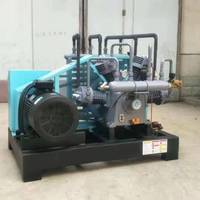 Kompresor Udara Bertekanan Tinggi Ringkas 40 Bar 6.0m3 Tiga Silinder Pendingin Udara Tipe Piston Motor Penghembus PET