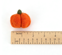 Herbstliche einfarbige Filzkugel-Girlande mit handgemachtem Wollfilz-Kürbis, orangefarbenem Ocker-Pompon-Banner, Halloween-Deko-Ornament