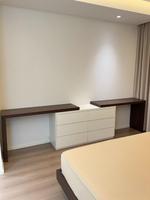 Meuble sous-vasque moderne réglable avec tiroirs de rangement miroir Meubles de chambre à coucher en vente