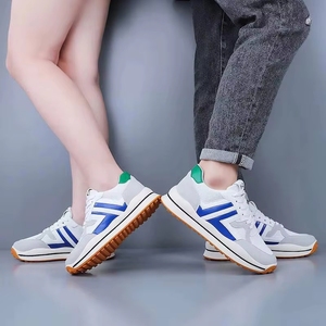 รองเท้าวิ่งผู้ชายแฟชั่นใหม่ น้ำหนักเบา ระบายอากาศได้ดี รองเท้ากีฬาแบบผูกเชือก พื้นรองเท้าแบบหนานุ่ม ผ้าตาข่าย เหมาะสำหรับเดินเล่น ฤดูร้อน ฤดูใบไม้ร่วง - Product Image 6