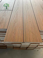 Plancher de jardin en composite bois-plastique gris traditionnel, aspect bois, imperméable, ignifuge et antidérapant, en poudre de bois, en promotion