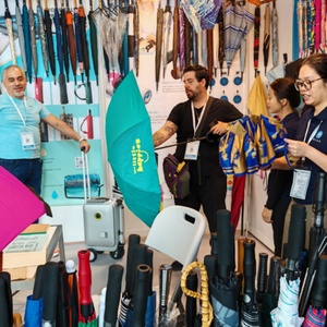 ร่มชายหาดทรงสี่เหลี่ยมขนาดใหญ่คุณภาพสูง พิมพ์โลโก้ตามสั่งแบบ OEM ขายส่ง พร้อมเก้าอี้ชายหาดและร่มชายหาดแบบปรับเอียงได้ - Product Image 6