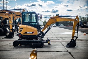 Mini-excavatrice portative SY35U 3 tonnes avec moteur Yanmar, excavatrice sur chenilles avec pompe et moteur, économie d'énergie pour la marque - Product Image 3