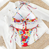 Maillot de bain femme deux pièces à fleurs rouges avec anneau en métal