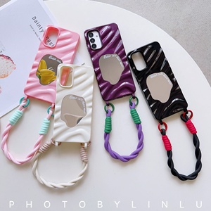 Nouvelle arrivée : Coque de télé<span class=keywords><strong>phone</strong></span> souple en TPU effet vaguelette avec miroir brillant pour iPhone 16 Pro - Product Image 4