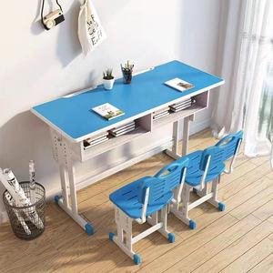 Escritorio y sillas dobles personalizables de diseño moderno para estudiantes, mesa de aula de escuela primaria con material metálico a la venta - Product Image 4