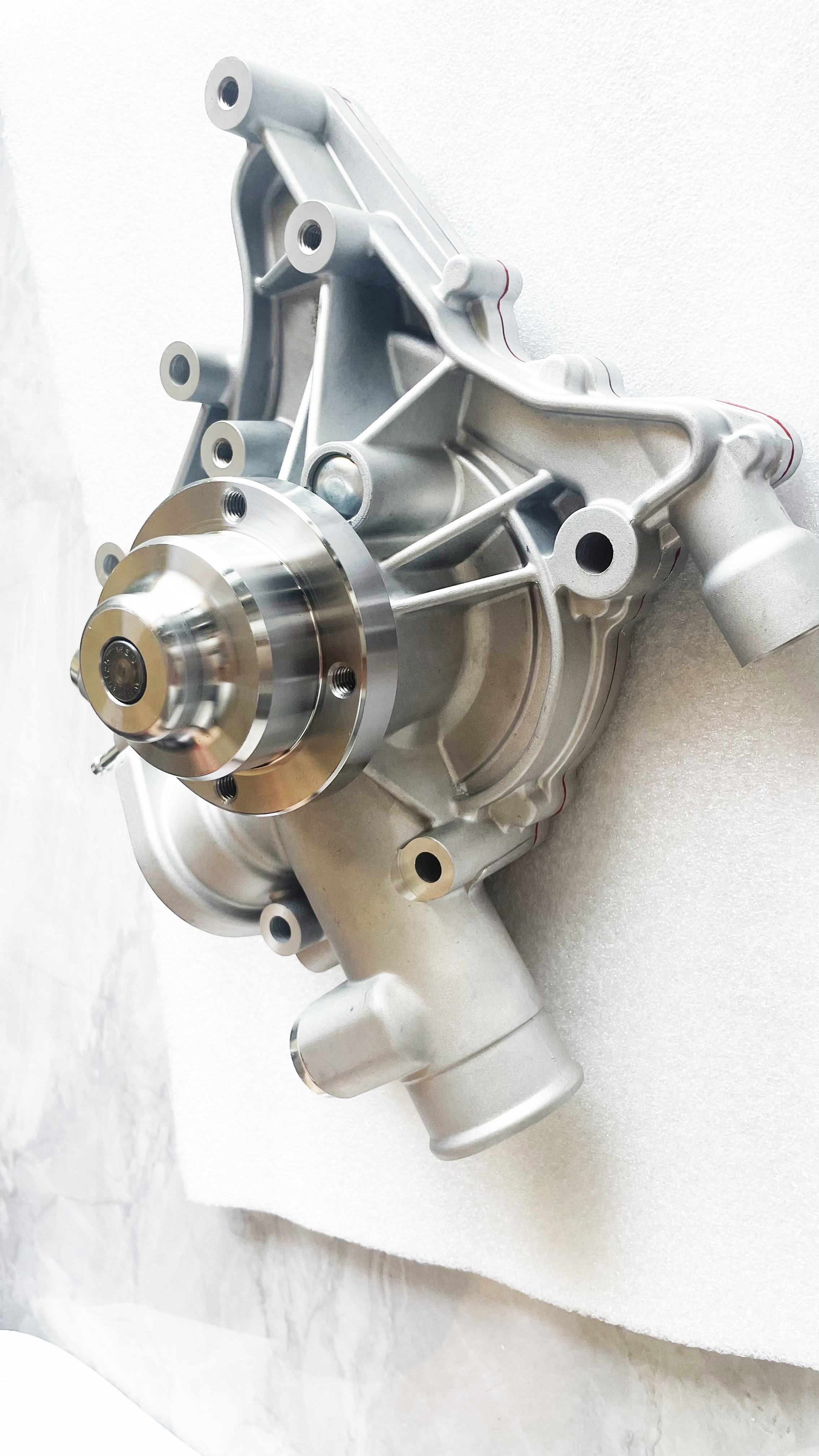 High Quality D-Eutz TD2.9 TCD2.9L04 Water Pump 04162751