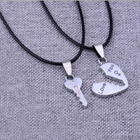 Collier avec pendentif en forme de cœur en acier inoxydable « Je t'aime » pour couples