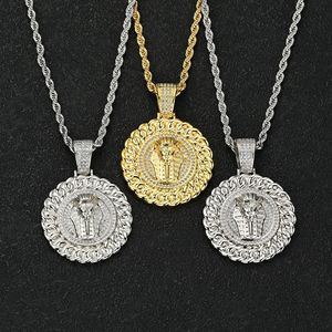 あらゆる機会に対応するスタイリッシュなデザイン：目を奪う18k