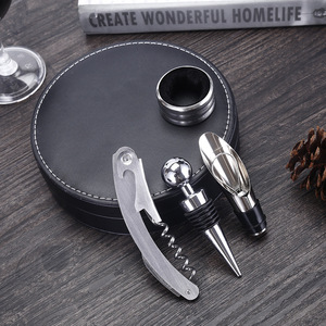 Ouvre-bouteille de <span class=keywords><strong>vin</strong></span> rouge coffret cadeau boîte en cuir PU tire-bouchon verseur 4 pièces/ensemble Logo <span class=keywords><strong>personnalisé</strong></span> accessoires pour le <span class=keywords><strong>vin</strong></span> - Product Image 3