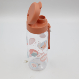 Botella de Agua Kita Fami de 500 ml, Botella de Agua Portátil con Lindos Dibujos Animados Impresos, Botella de Agua para Niños - Product Image 1