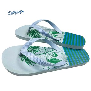 Vente chaude usine – Claquettes et sandales plates d'été pour hommes en PVC, personnalisables avec logo, idéales pour la chambre - Product Image 6