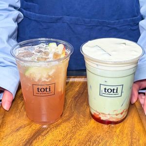 Couvercle et paille transparents jetables en PET pour gobelet à café 360 ml, pour boissons froides à emporter, thé au lait, jus, avec logo personnalisé - Product Image 2