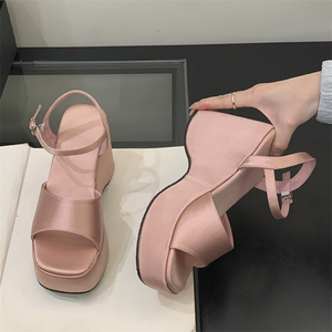 Sandalias de tacón de cuña con plataforma y punta abierta para mujer, estilo europeo-americano, cómodas y transpirables, para verano 2025 - Product Image 1