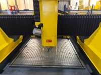 Machine de gravure CNC à portique 3 axes à broche unique NC Studio pour enseignes publicitaires métalliques, plaques en aluminium et laiton, moteur et pompe