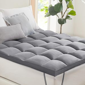 Sur-matelas rafraîchissant Super Queen Size Extra Thick Plush Bed Topper Alternative Overfilled Soft Mattress Pad pour les maux de dos - Product Image 1