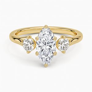 Bague de fiançailles personnalisée pour femme en or jaune 18 carats avec diamant de laboratoire taille marquise et diamants latéraux, style classique - Product Image 1