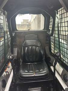 لودر صغير مستعمل بحمولة 2 طن، بوبكات S160، لودر انزلاقي التوجيه مدمج بعجلات، أوتوماتيكي S160 للثلج ونفايات البناء، استهلاك منخفض - Product Image 4