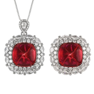 Parure de bijoux de fête pour femme en cuivre écologique, avec zircone cubique rouge et bleue 14*14mm, style vintage, comprenant un pendentif et des boucles d'oreilles pour banquet - Product Image 1