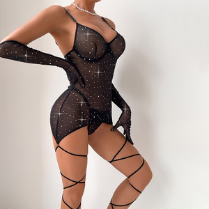 2025 Lencería brillante, malla Sexy con lentejuelas transparentes, falda de malla negra, Tanga, correas para las piernas, guantes, conjunto Sexy de cuatro piezas para mujer - Product Image 4