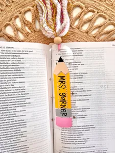 Marcapáginas de Acrílico con Forma de Lápiz <span class=keywords><strong>para</strong></span> Maestros, Marcapáginas Personalizado con Nombre, <span class=keywords><strong>Regalos</strong></span> <span class=keywords><strong>para</strong></span> Maestros - Product Image 3